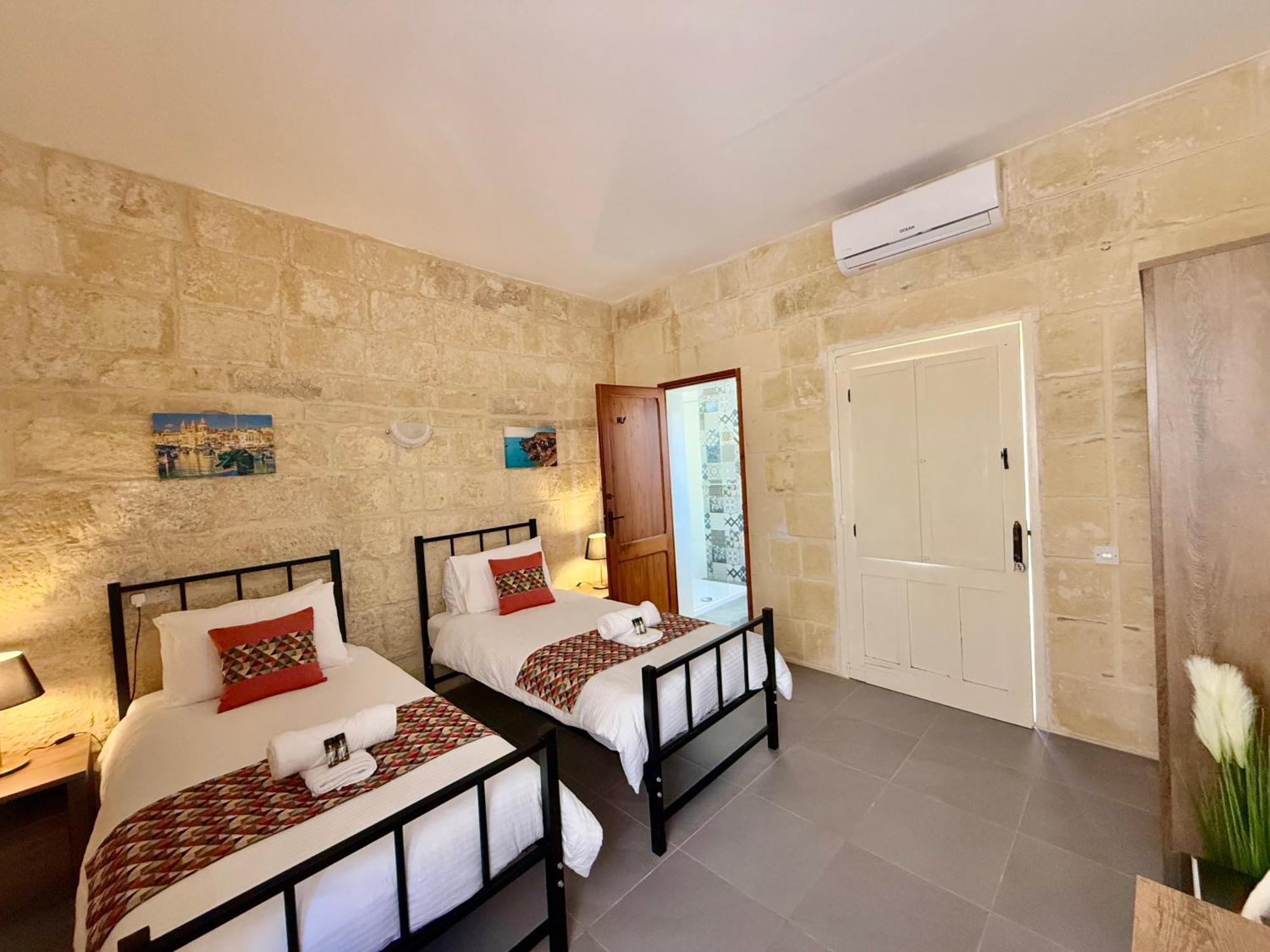Ta' Matmura B&B Għarb Esterno foto